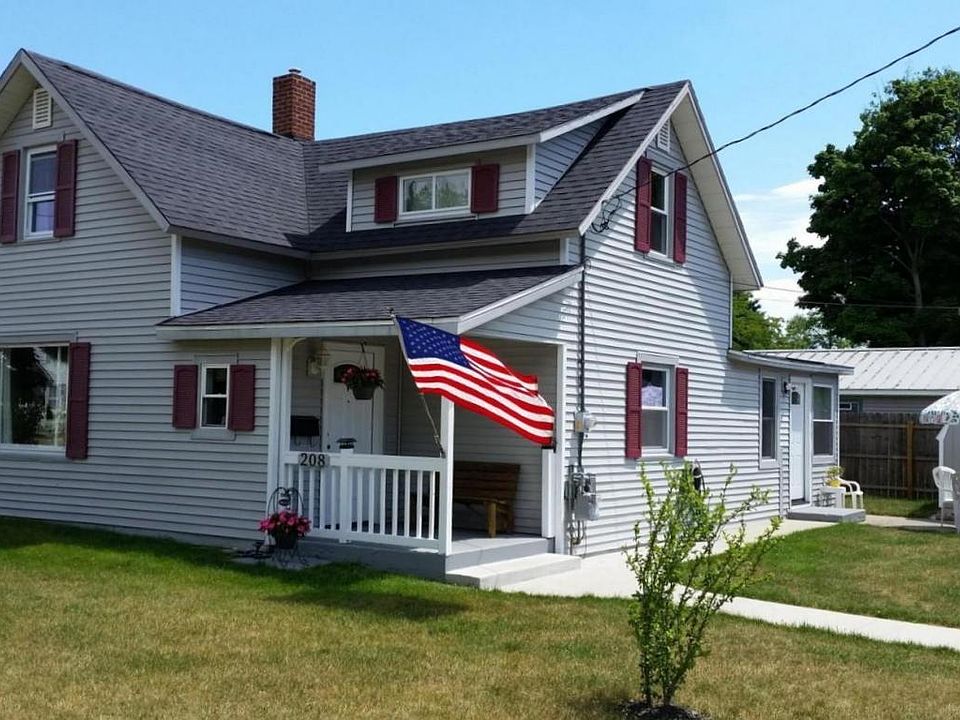 1st image of 208 E Fitch St