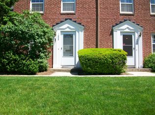 1002 Trout Brook Dr, West Hartford, CT 06119