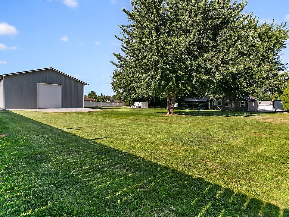 2nd image of 4623 Mountain Meadows Rd