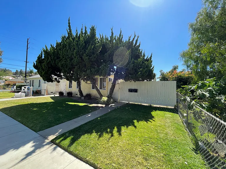 2207 Euclid Ave — Photo 2