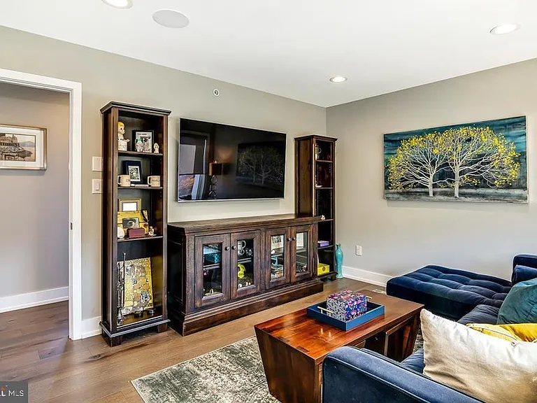 305 Green St — Photo 25