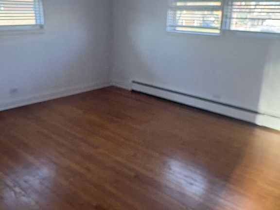 2nd image of 927 Elder Rd #2