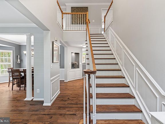 2nd image of 42702 Middle Ridge Pl
