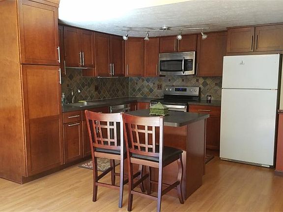 5th image of 6928 S Parkway Dr