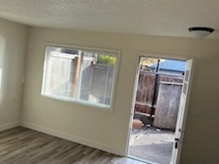 11575 SW Greenburg Rd #8 — Photo 27