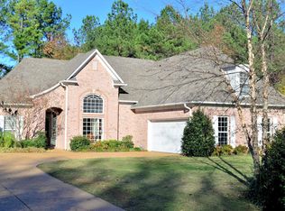 3748 Belle Pointe Dr, Southaven, MS 38672