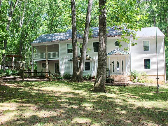 3rd image of 108 Forest Oaks Dr