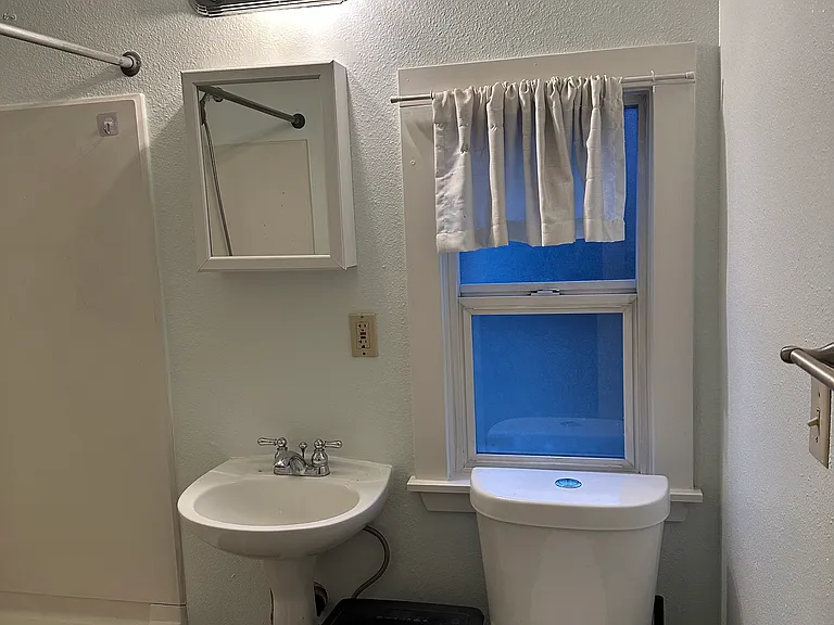 1008 SE 22nd Ave — Photo 6