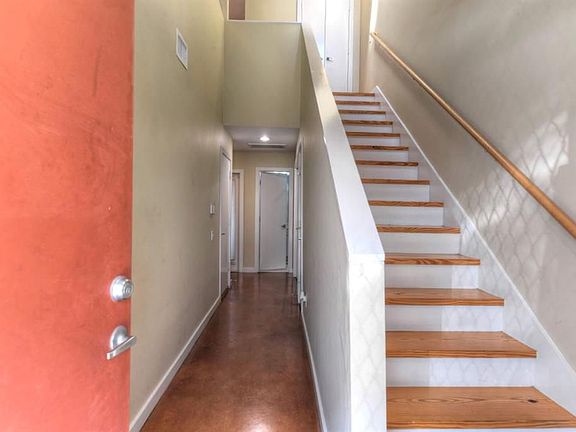 4th image of 1716 W Dallas Ave #4