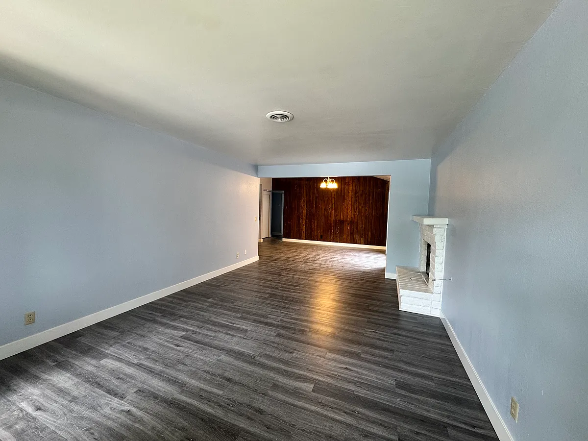 Building Photo - 7440 Tierra Way #7440