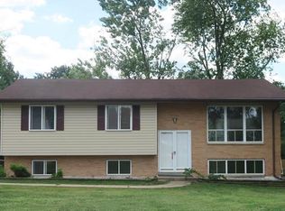 122 Cherbourg Dr, Saint Louis, MO 63129