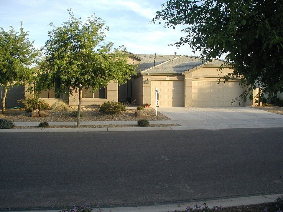 Beautiful large, split floor Plan in great neighborhood! lots of upagrades!