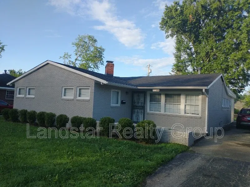 4 bed, 2.0 bath, 2010 sqft, $1,850 — Photo 1