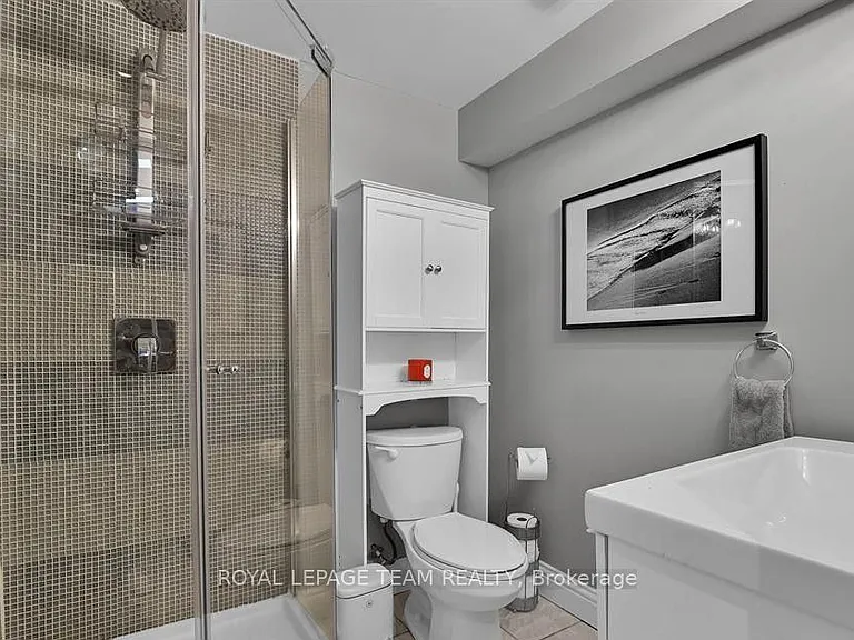 212 Flora St #1 — Photo 15