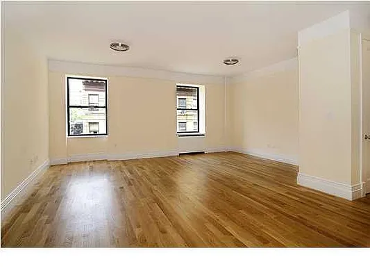 Rented by Domus Realty | media 12