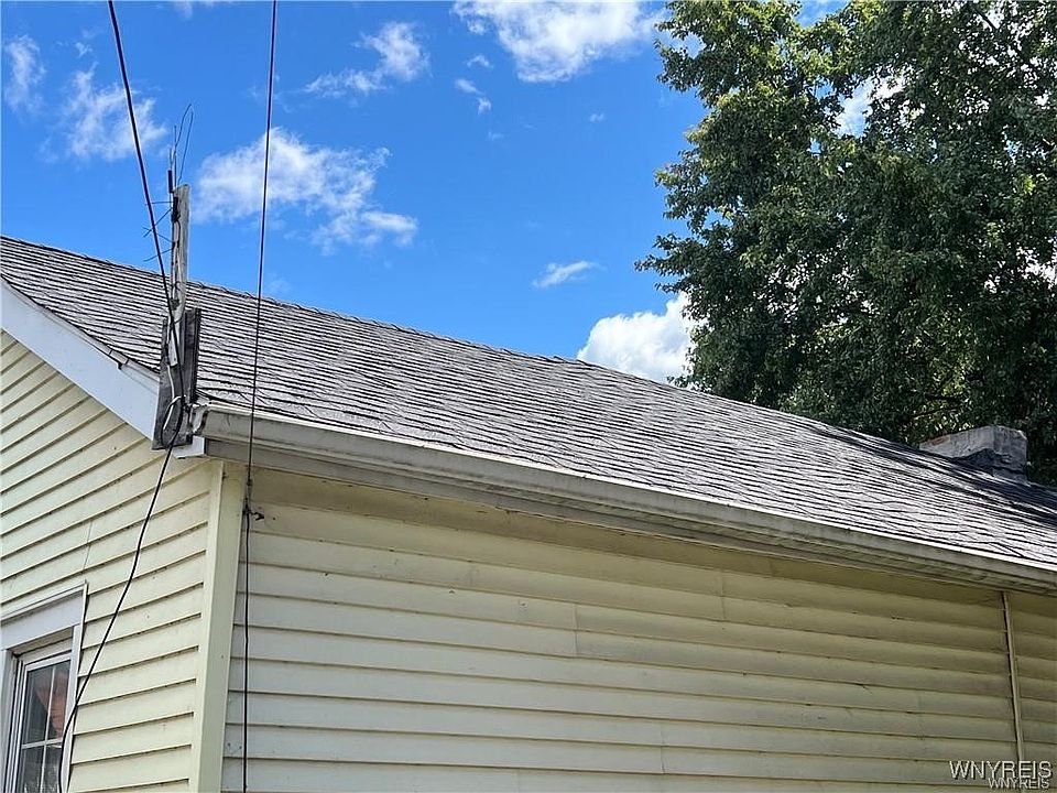 2nd image of 137 Farmer St