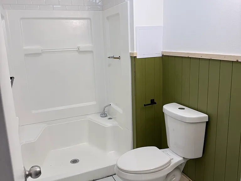 31 E Market St #G — Photo 1