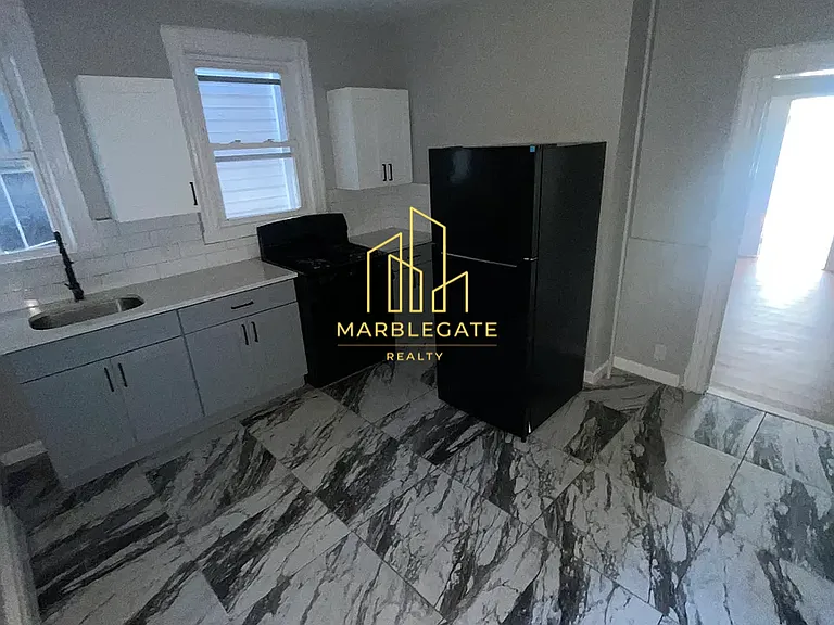 65 Hudson St #11 — Photo 5