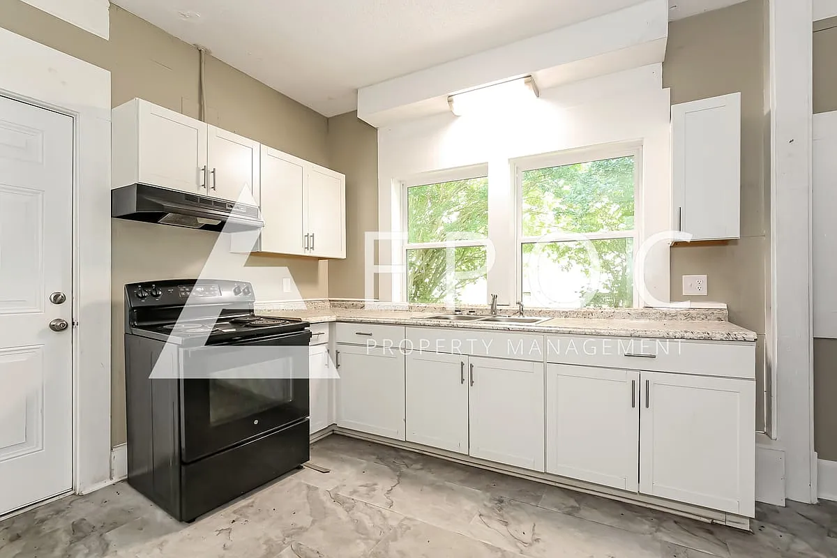 731 S Broad St — Photo 4