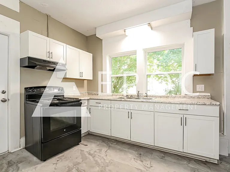731 S Broad St — Photo 4