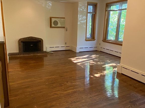 4th image of 534 W Belden Ave APT 2A