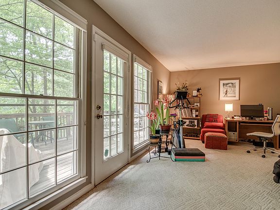 First floor study or bedroom