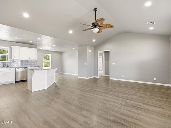 4th image of 13731 Pella Ln