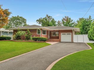 140 Brook St, West Sayville, NY