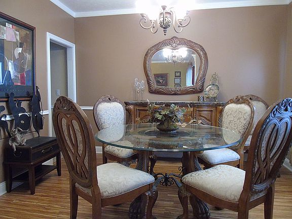 2nd image of 301 Vineland Place Dr