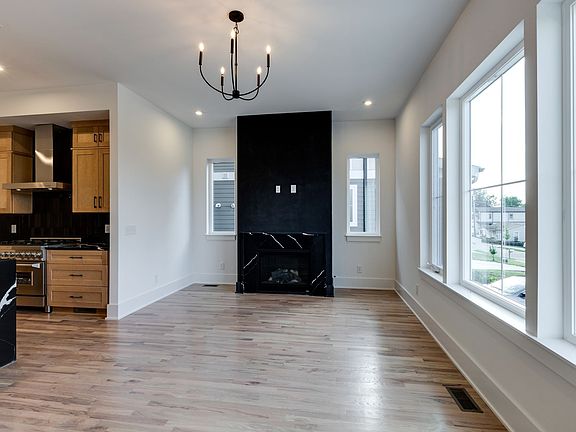 2nd image of 5903 Maxon Ave