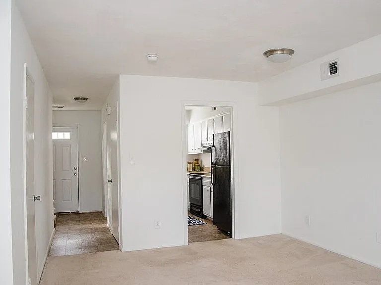 5610 Monroe Pl — Photo 12