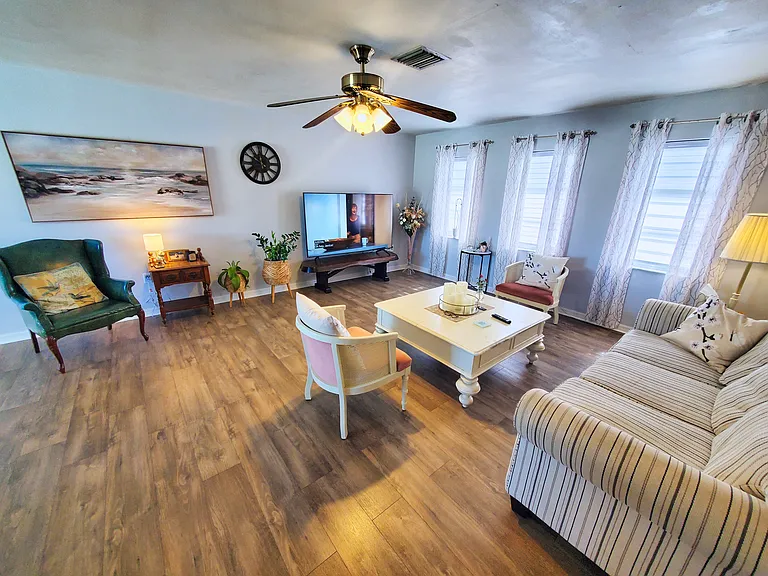 4 Golfview Rd — Photo 5