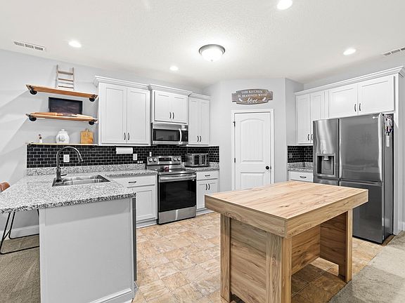 2nd image of 119 Maclor Forest Heights Rd