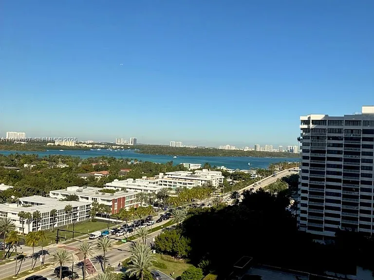 10185 Collins Ave #Penthouse 02 — Photo 34