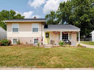 209 Pearl St, Grand Ledge, MI 48837