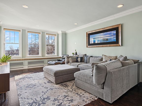 4th image of 3300 N Lake Shore Dr APT 3C