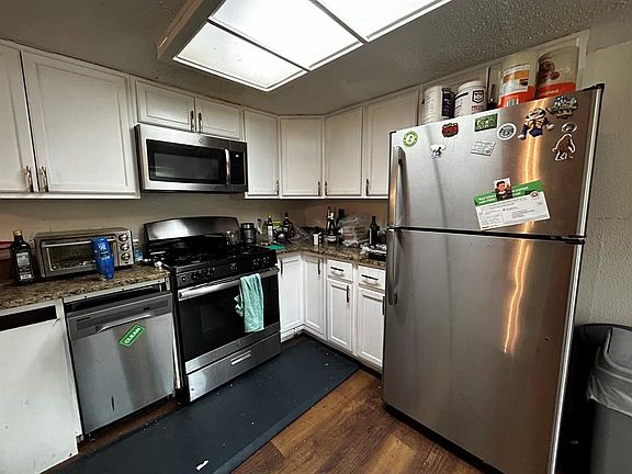 3rd image of 3309 Harris Park Ave