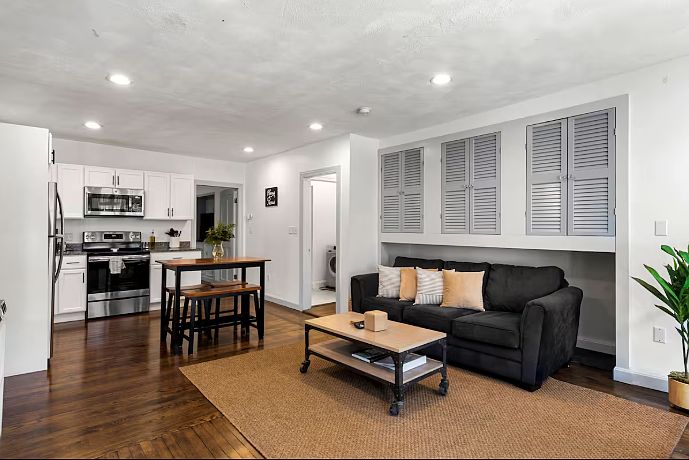 1st image of 60 Essex St #2