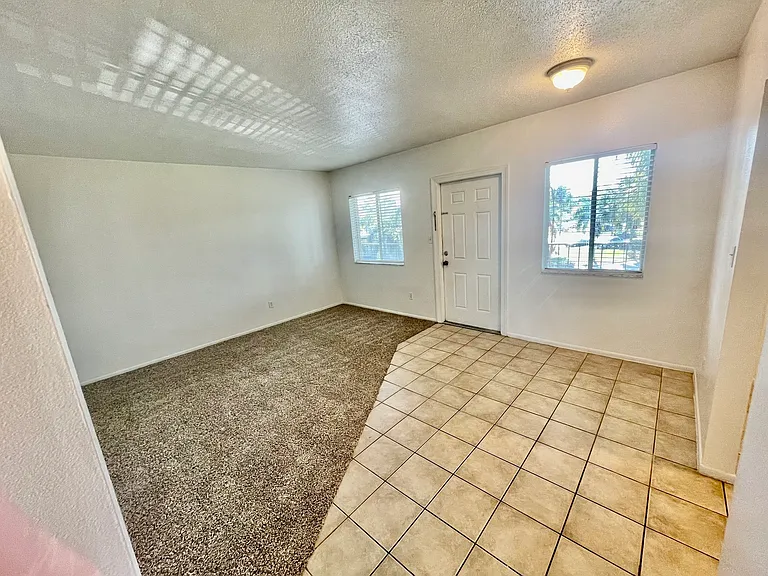 Applegate Apartment — Photo 19