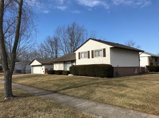 6 N Pine Ln, Glenwood, IL 60425