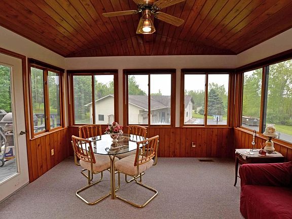 THREE SEASONS ROOM