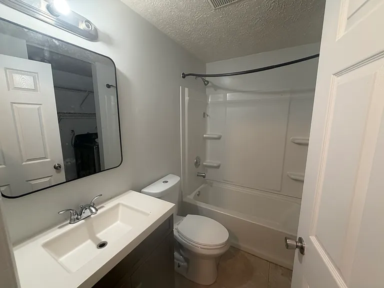 10 Christine Ct — Photo 8