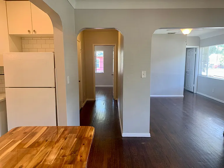 kitchen to hall