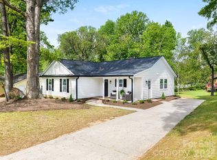 7606 Walnut Wood Dr, Charlotte, NC 28227