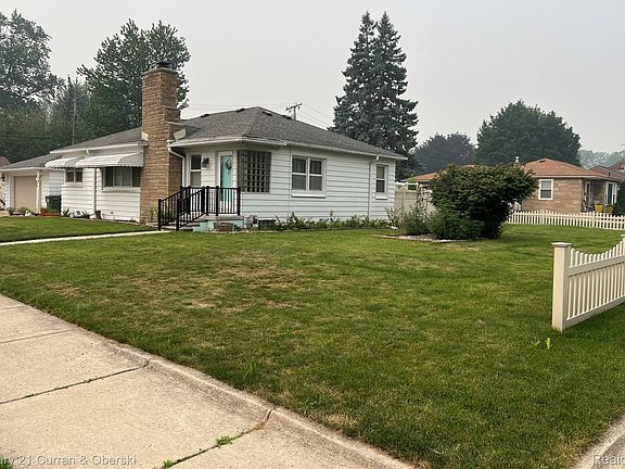 4th image of 12024 Barberry St