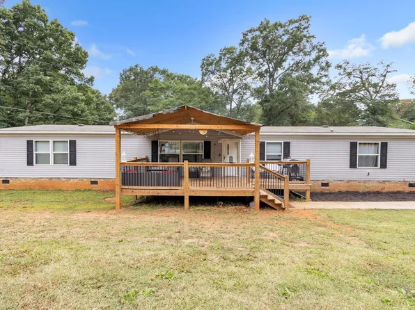 330 Blacktop Rd, Taylors, SC 29687