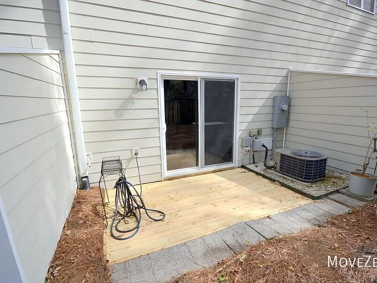 955 Downey Branch Ln — Photo 10