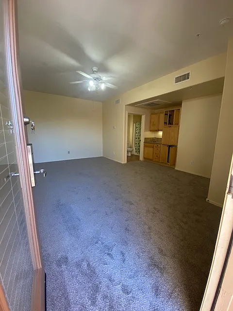 Studio, 300 sqft, $850 — Photo 1