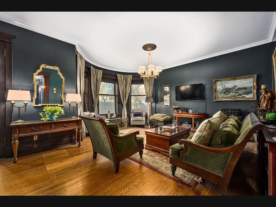 1st image of 453 W Fullerton Pkwy APT 1E