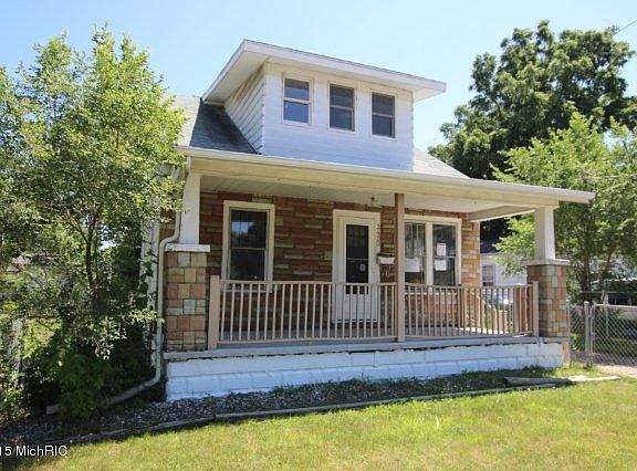 3rd image of 3420 Buchanan Ave SW